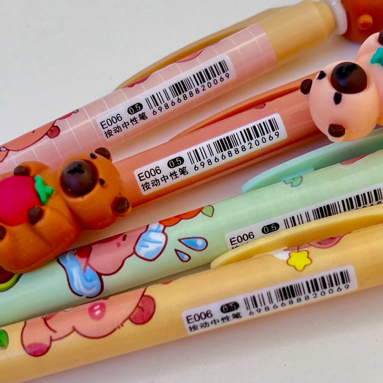 22650 CAPYBARA RETRACTABLE GEL PEN-36