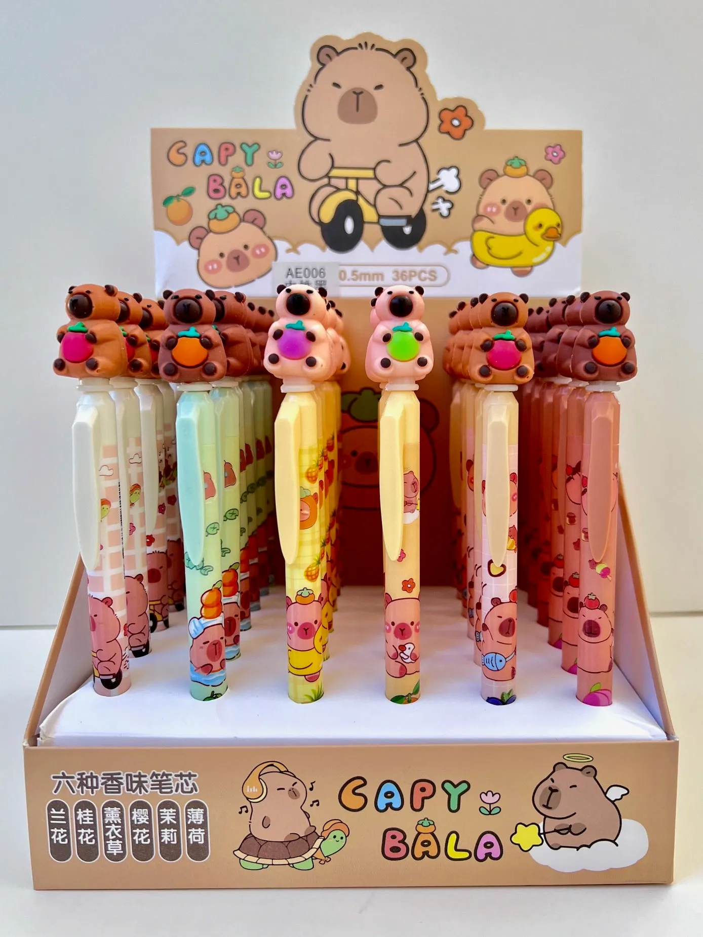 22650 CAPYBARA RETRACTABLE GEL PEN-36