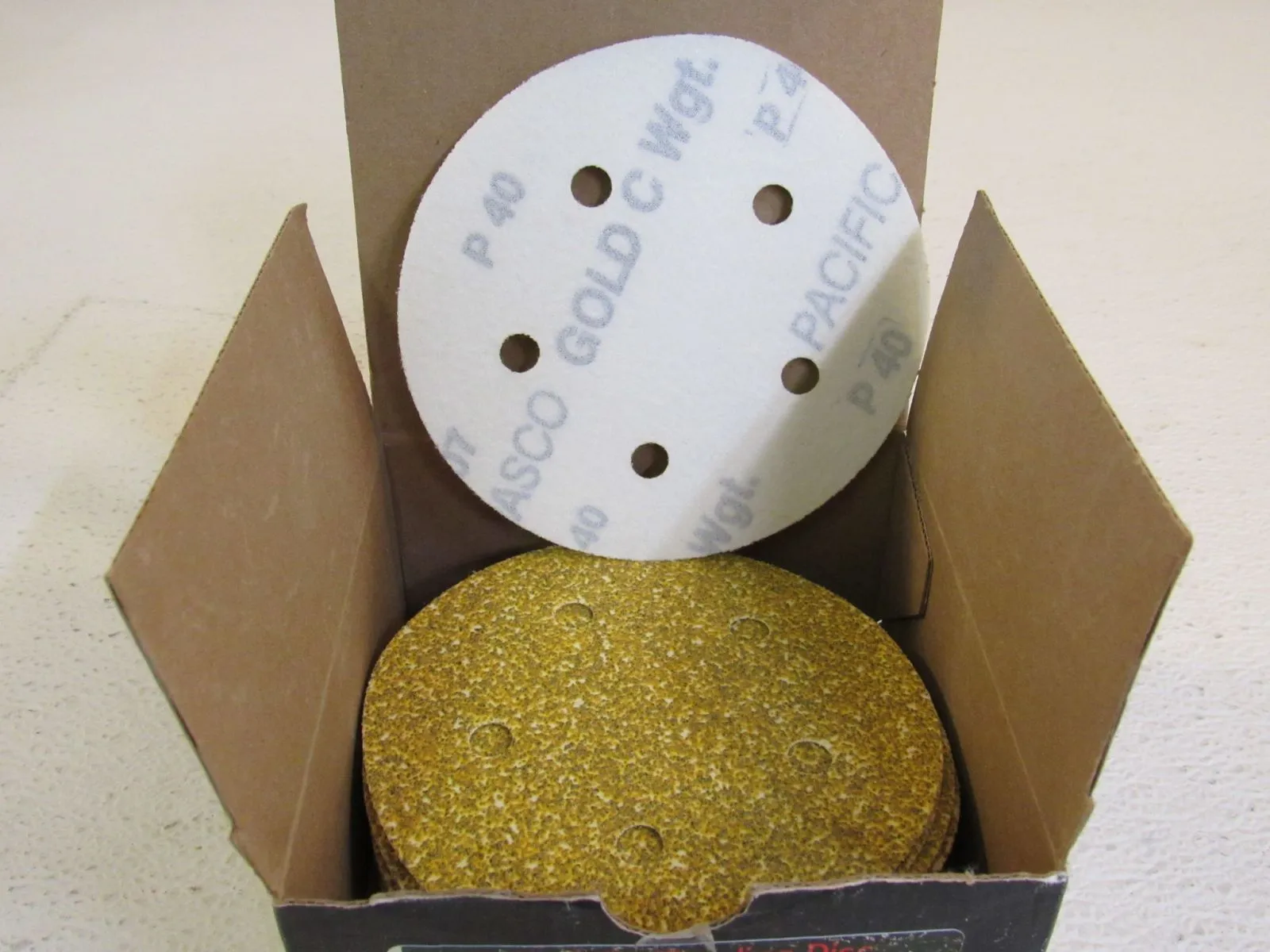 Abrasive Sanding Disk Gold VEL 5VAC 40 Grit PSA 5in 29 Count 520835 -- New