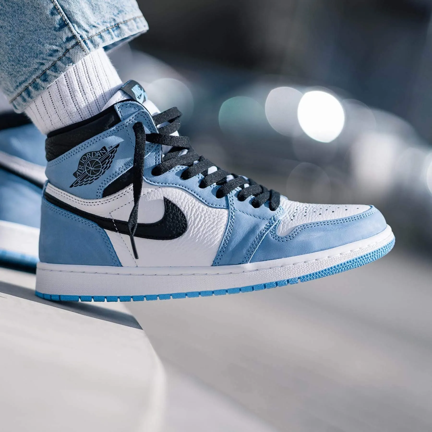 Air Jordan 1 Retro High OG 'University Blue'