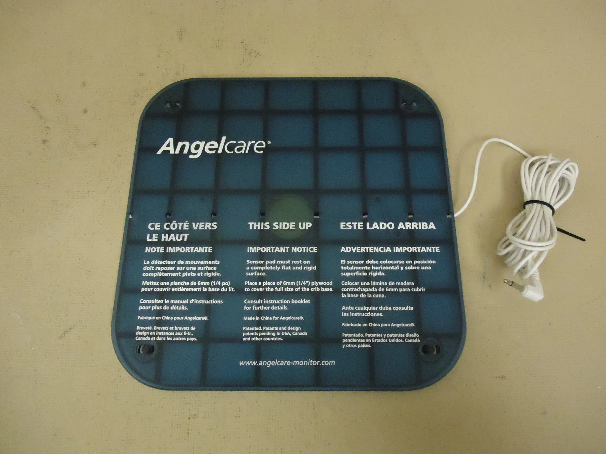 Angelcare Movement & Sound Monitor White/Blue 2 Parent Units AC201 -- Used