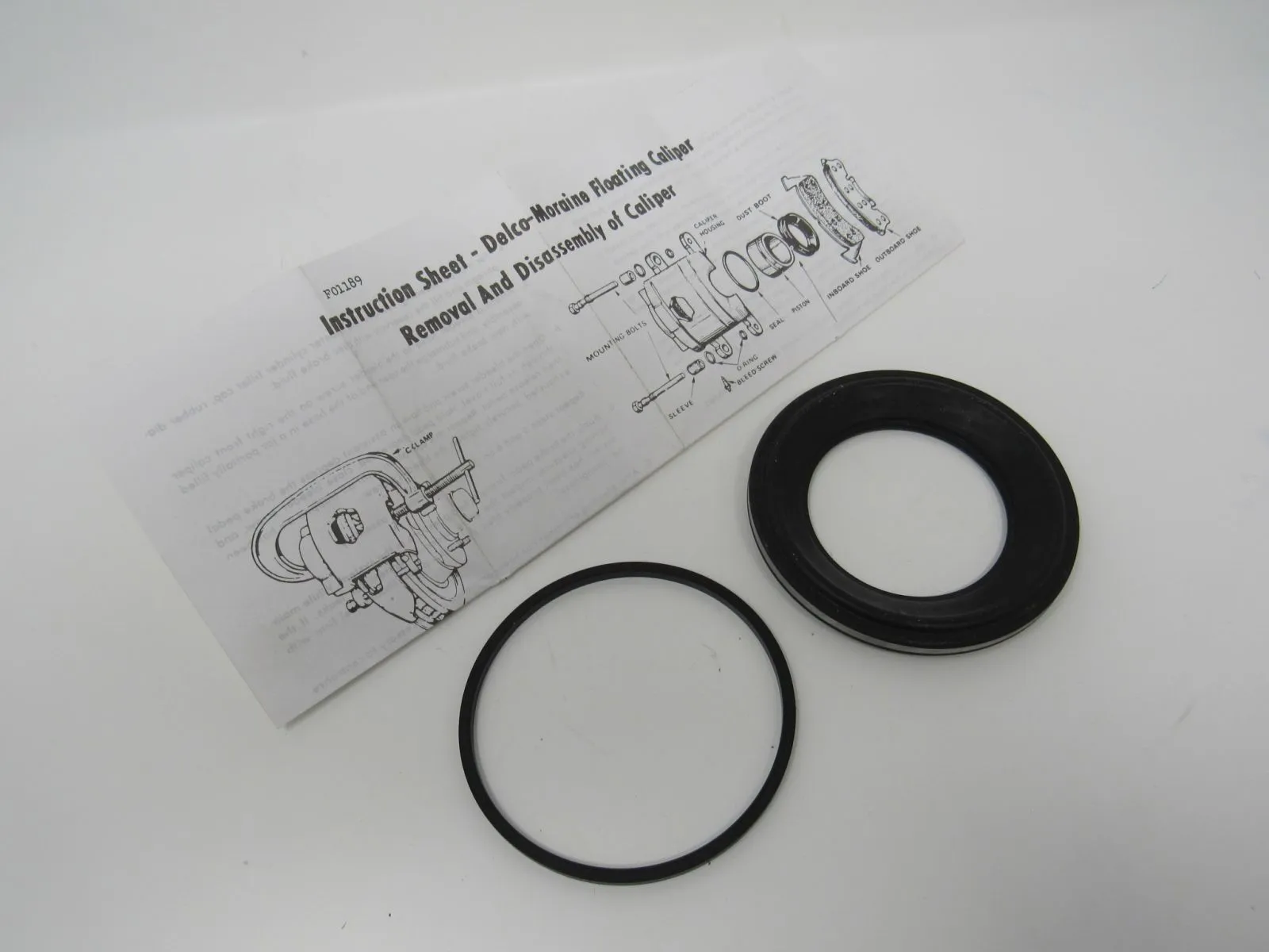 Carquest EIS Disc Brake Caliper Repair Seal Kit Premium Front C1042 -- New