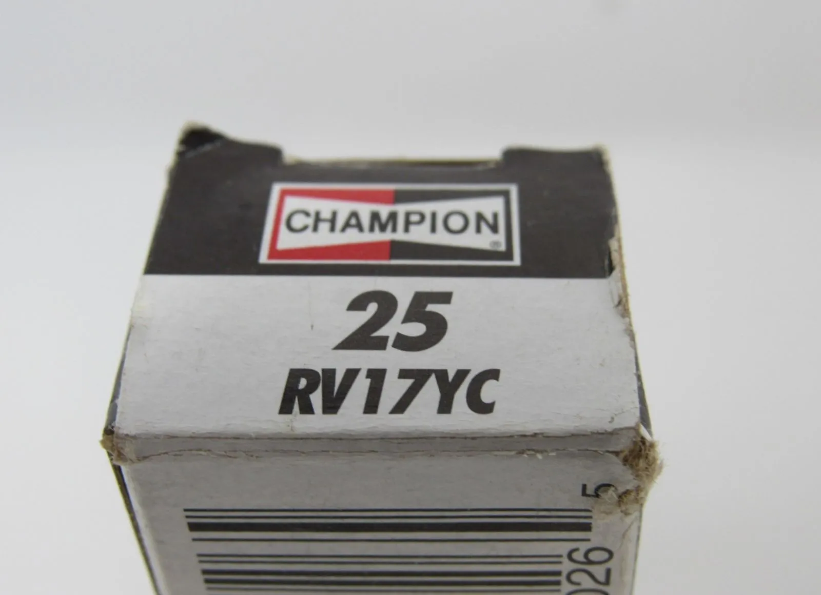 Champion Copper Plus Spark Plug 25 RV17YC -- New